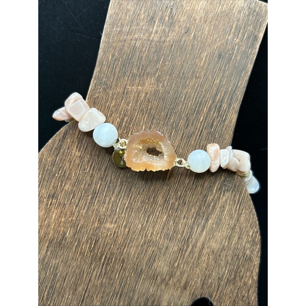 Strawberry Quartz Geode Slice And Chips With Lava Rock Stretch Bracelet size 6.5